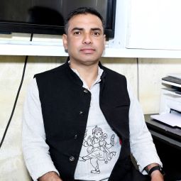 Dr Devender Sharma